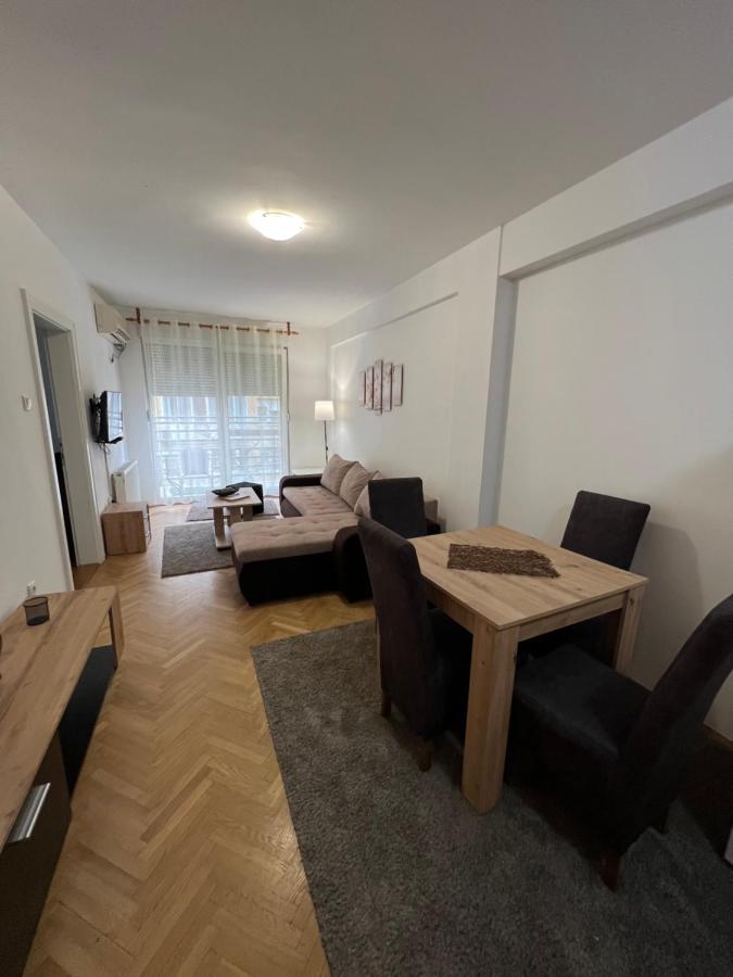 נובי סאד Apartment Dostojevski מראה חיצוני תמונה